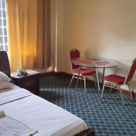 New Jbk Hotel Kampala Eksteriør billede