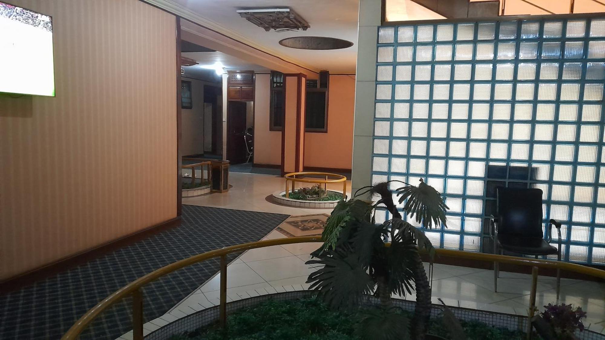 New Jbk Hotel Kampala Eksteriør billede