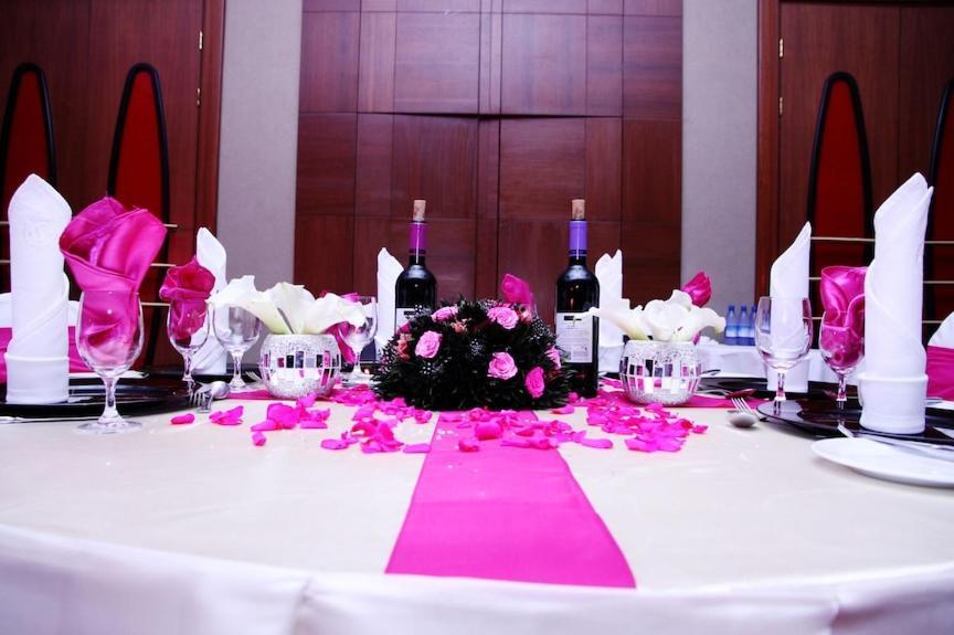 New Jbk Hotel Kampala Eksteriør billede