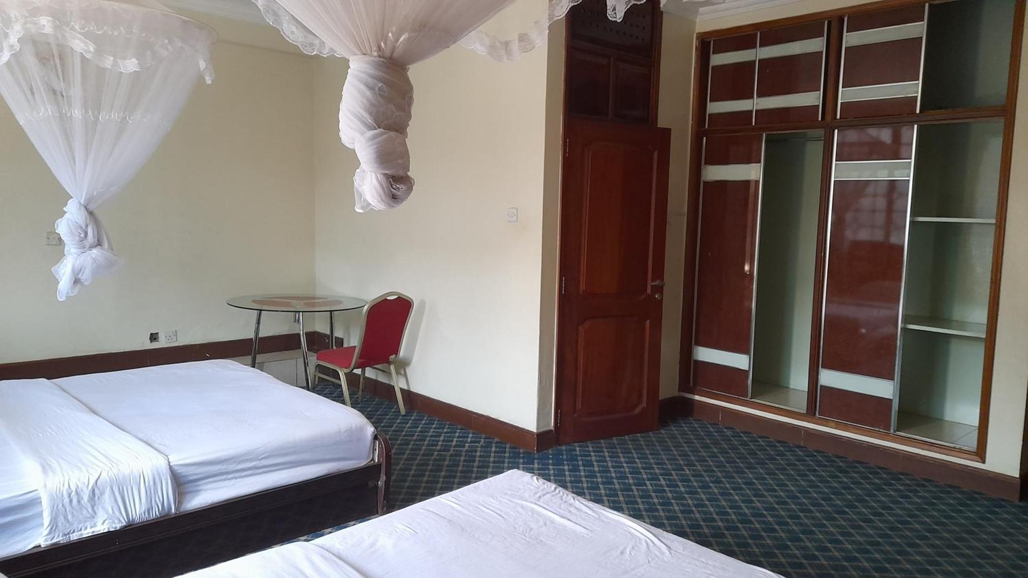 New Jbk Hotel Kampala Eksteriør billede