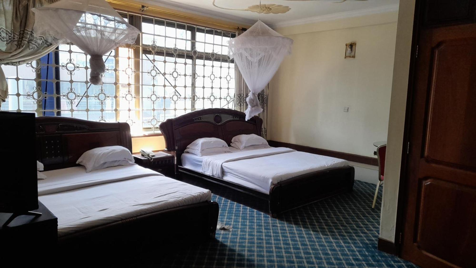 New Jbk Hotel Kampala Eksteriør billede