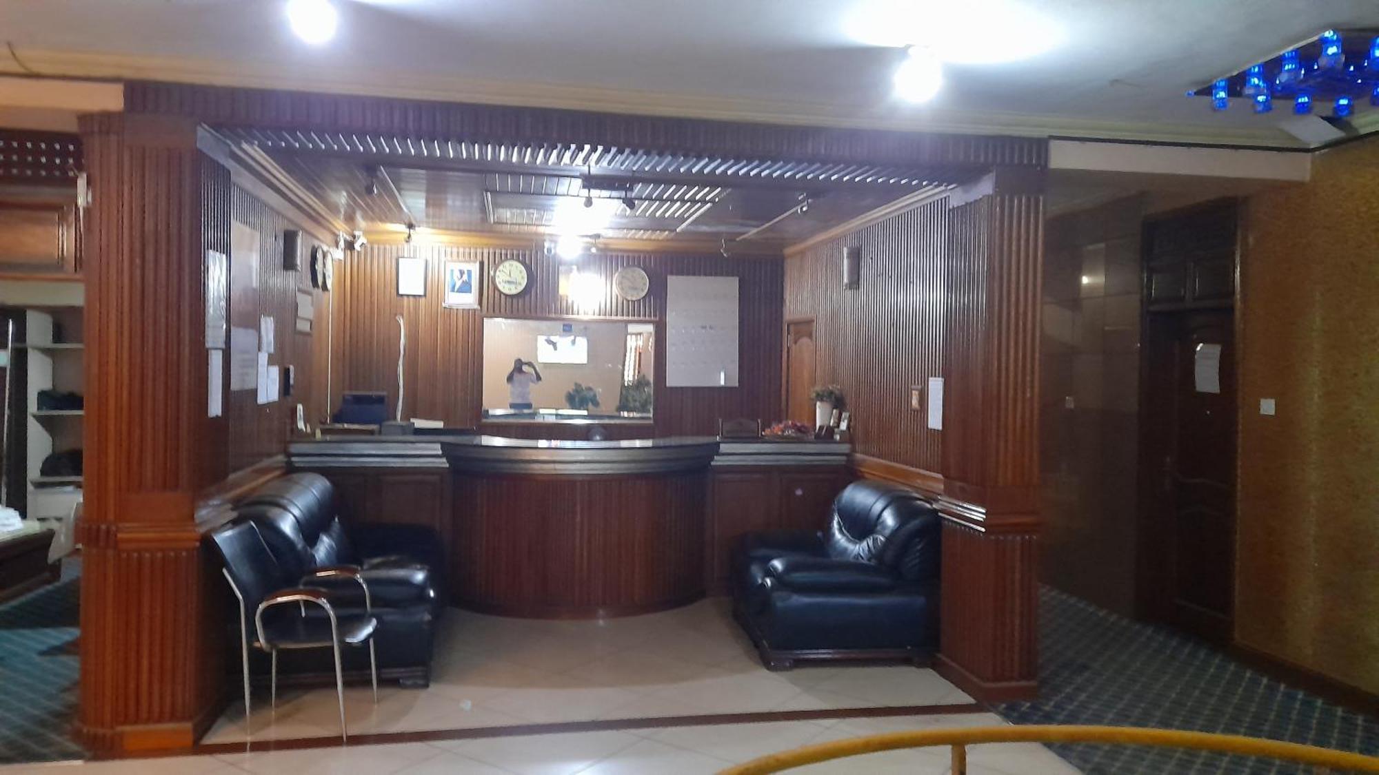 New Jbk Hotel Kampala Eksteriør billede