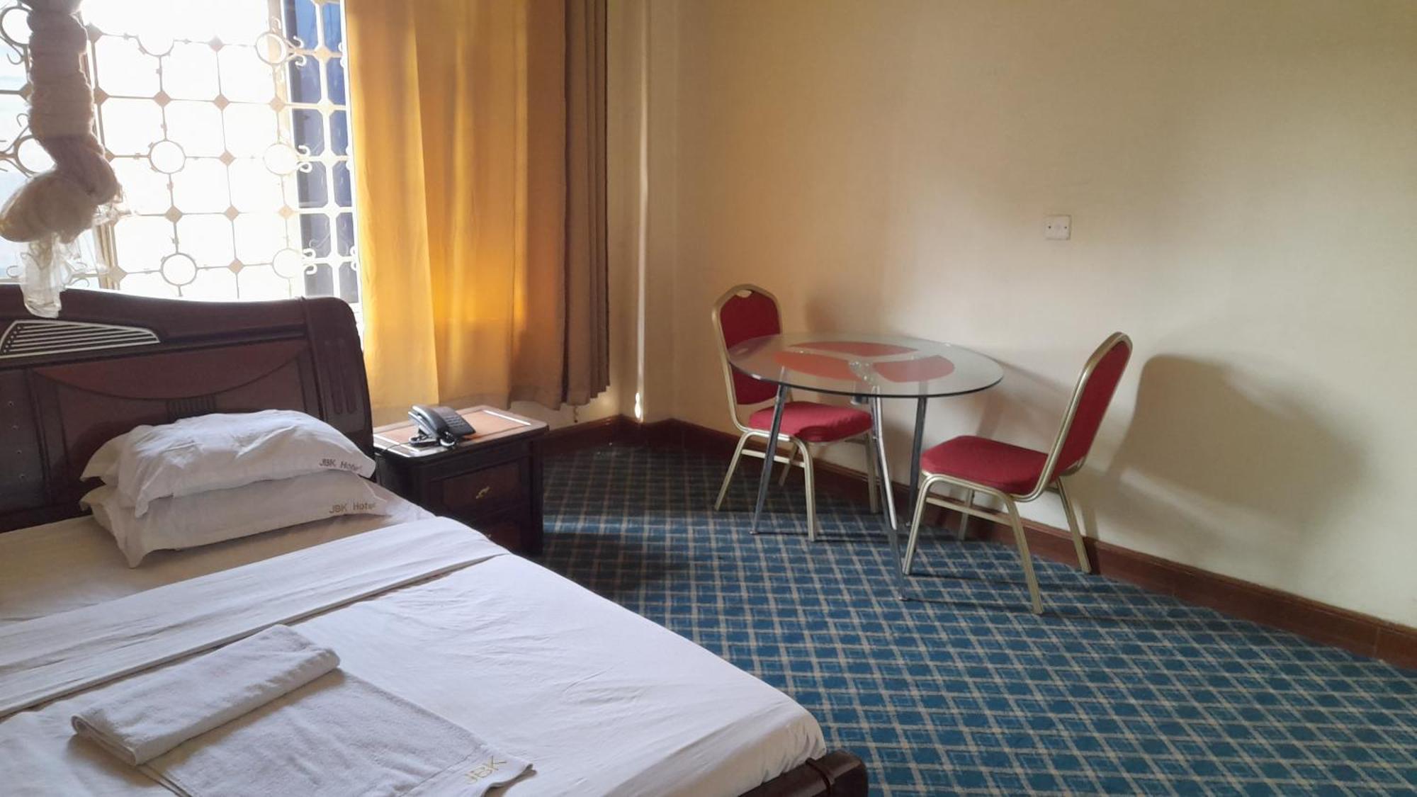New Jbk Hotel Kampala Eksteriør billede