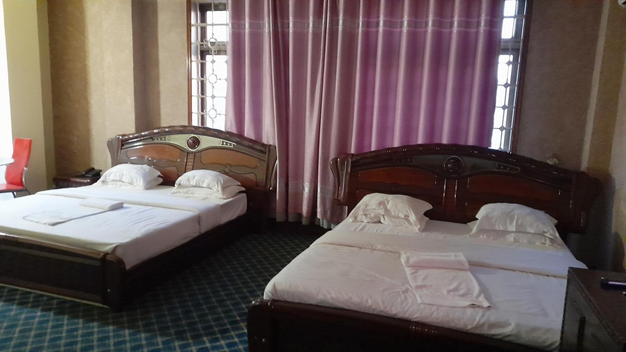 New Jbk Hotel Kampala Eksteriør billede