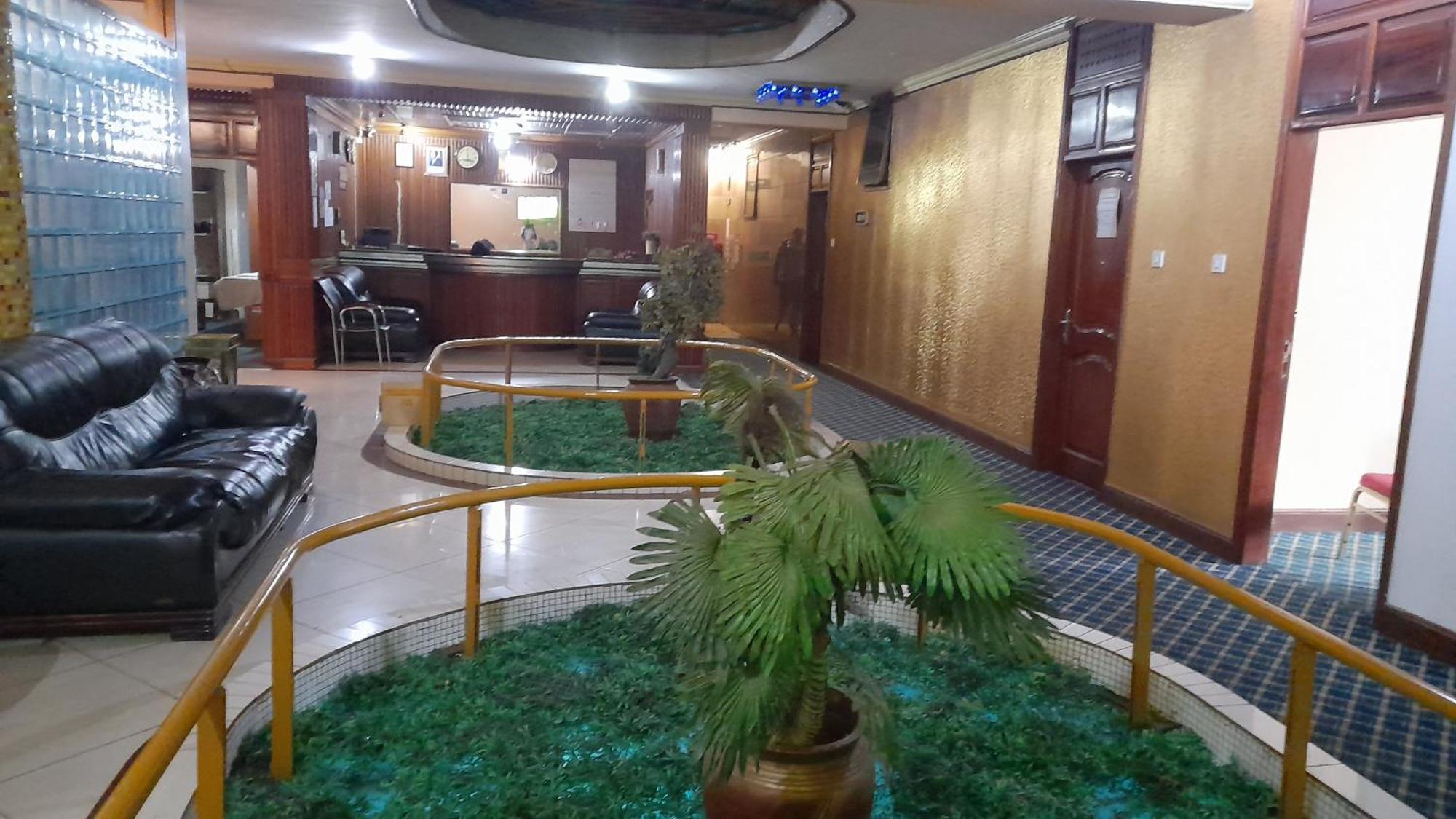 New Jbk Hotel Kampala Eksteriør billede
