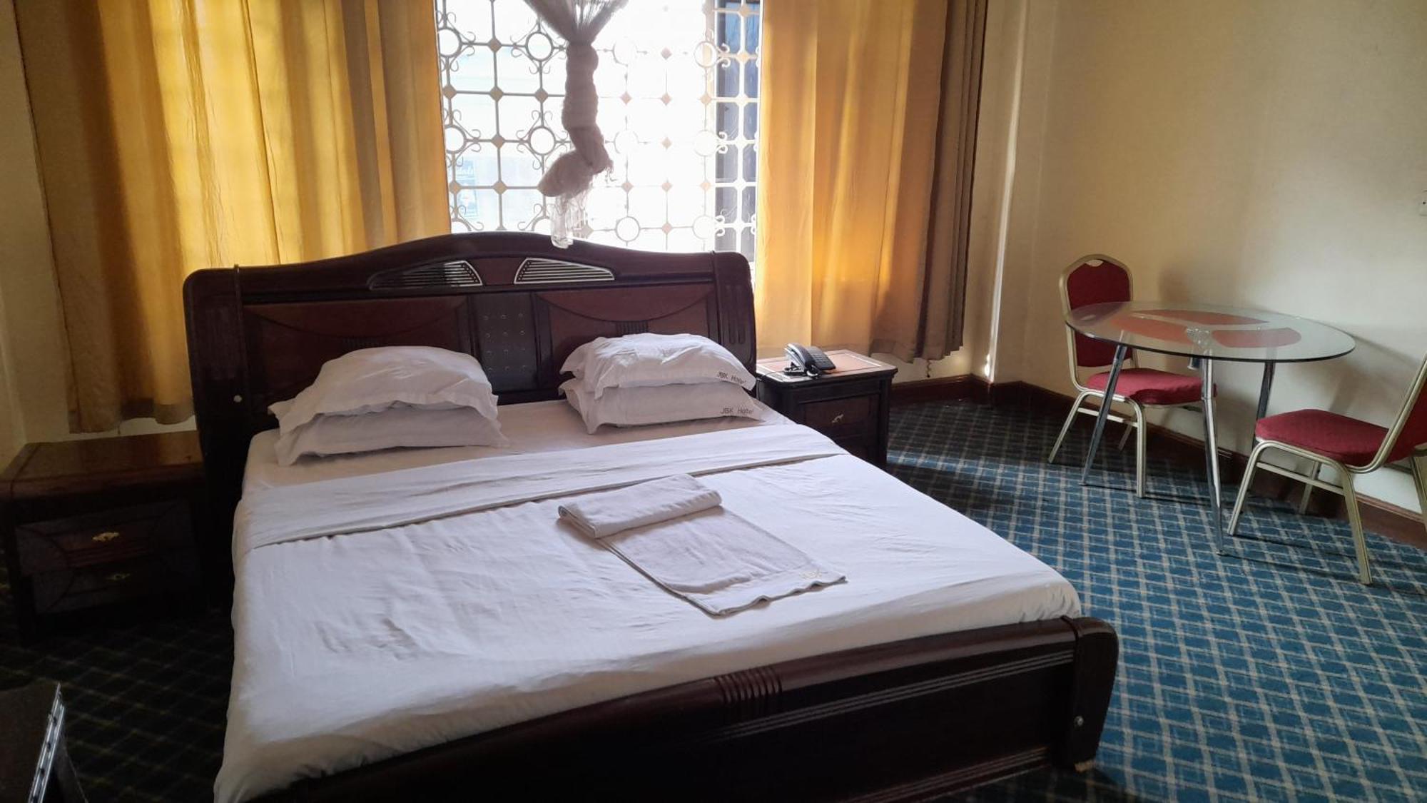 New Jbk Hotel Kampala Eksteriør billede